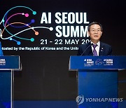 AI 정상회의서 공동 브리핑하는 이종호 장관-미셸 도넬란 장관