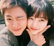 "팔짱+볼 스킨십" 수지♥박보검, 연인 됐다…"친구 같고 편안해"[TEN피플]