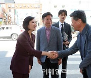 [포토]경동시장 찾은 오영주 중기부 장관