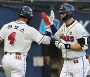 '2회 9득점' 두산, SSG 10-3 완파하고 단독 2위 도약