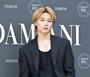 스트레이키즈 아이엔, '시크한 눈빛' [사진]