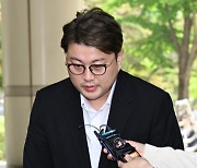 추앙받던 김호중-강형욱의 추락을 지켜보는 씁쓸함