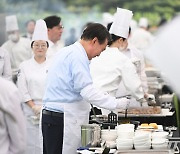 요리하는 윤석열 대통령