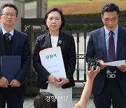 의대 증원 ‘27년 만’ 확정에 “후폭풍” 예고…의정갈등 장기화 전망