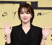 [TD포토] 정유민 '짧아도 너무 짫은 상의'