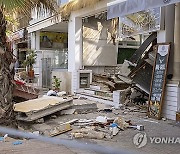 SPAIN RESTAURANT COLLAPSE