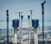 CHINA-HUBEI-SHUANGLIU YANGTZE RIVER GRAND BRIDGE-CONSTRUCTION (CN)