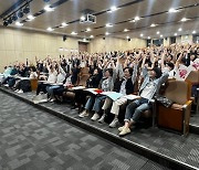 서초구 '손주 돌보미' 인기대폭발…수강생 확 늘려 확대운영 나선다