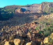 "파푸아뉴기니에서 산사태...100여 명 사망 추정"