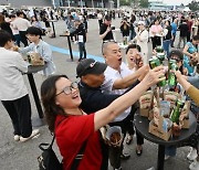 “인천 맥주·닭강정 최고”…외국인 관광객 1만여명 참여 [제2회 1883 인천맥강파티]