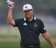 PGA 찰스 슈와브 대회 2라운드만 6타 줄인 임성재, 상위권 도약