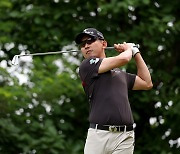 한승수, KPGA KB금융 리브챔피언십 3R 단독 선두…2위와 2타 차