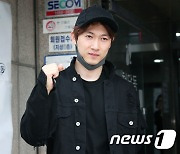 "H.O.T. 장우혁이 때렸다" 주장 전 소속사 직원, 명예훼손 무혐의