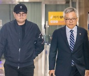 [기자의 시각] 김호중·이선균, 달랐던 포토라인