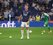 [VIDEO] Behind the scenes: Toni Kroos's final game at Santiago Bernabeu