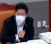 '불법 옹벽 논란' 도의원, 자기 땅 개발 노렸나…상임위 발언록 보니