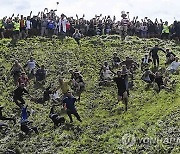 Britain Cheese Rolling