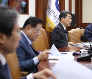 사회관계장관회의 주재하는 이주호 부총리