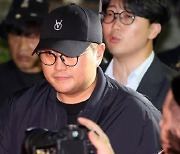 홍준표 "가수 이전에 인성 문제" 이강인 이어 '김호중'도 비판