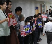 의사 일부 “내년도 증원 어쩔수 없어”… 의협, 총파업 대신 촛불집회