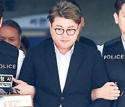 `학교의 자랑` 김호중 모교엔 트바로티 집…전 교장은 "호중이는 정치적 희생양"