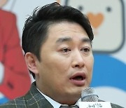 김호중과 스크린골프에 동석한 개그맨은?…유흥주점엔 동행 안 해"