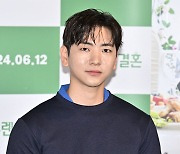 이주승, '다우렌의 결혼'에서 조연출 연기 [사진]