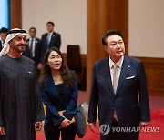 윤석열 대통령, 무함마드 UAE 대통령과 친교 만찬