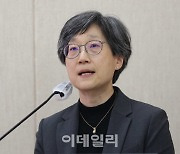 [포토]강희경 서울의대 교협 비대위원장 개회사