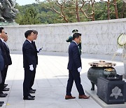 한화 방산3사, 현충원 합동 참배…순국선열 희생정신 기려