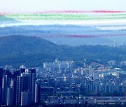 서울 상공 가르는 블랙이글스