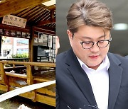 모교도 결국 '김호중 지우기'···'트바로티 집' 현판 내리고 사진도 다 뗐다