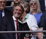 새 구단주가 문제?...FA컵 우승한 맨유, 유로파 못 가나→UEFA 규정 '걸림돌'