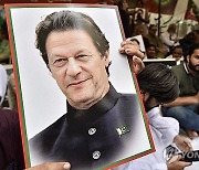 PAKISTAN PROTEST KHAN