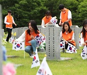 [포토] 호국영령들을 기리며