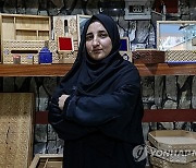 AFGHANISTAN PHOTO SET WOMEN WORKSHOP