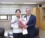 경남교육청, '일본여자프로골프 최연소 우승' 마산제일여고 이효송 선수 격려