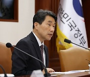 이주호, 학생 데이터 풀며 "민간협력"... 정치권 "사교육 조장"