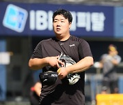 "빠른 공에 타이밍 안 돼" 왼손 선발인데 '범바오' 빠졌다…LG, 좌완 브랜든 상대 좌타자만 7명