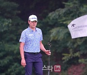 [포토] 이정환 '침착하게 살피는 그린'