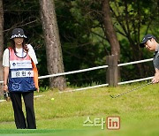 [포토] 김민수 '아내 캐디가 보고 있다, 좀 더 날카롭게'