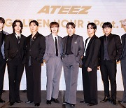 에이티즈, 신곡 '워크' 음원 차트 1위·신보 아이튠즈 50개국 톱 앨범 차트 장악