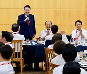 [사설] “108석은 큰 숫자” 엄중한 위기 의식 없는 국민의힘