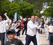 하윤수 교육감, 6월의 첫날 장산서 ‘아침체인지 어울림 한마당’ 행사