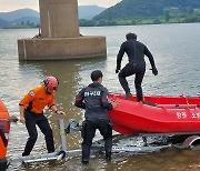 창원 낙동강서 보트 뒤집어져…40대 심정지 상태 이송