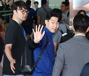 손흥민 선봉, 이강인 현지 합류…‘싱가포르 출국’ 김도훈 감독 “배준호 드리블 기대”