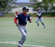 [인제군 1박2일 야구] 팀네이버스 이대수 ‘달리는 청춘’[스경포토]