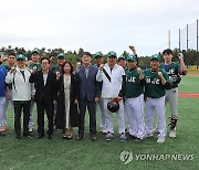 강원도민체전 선수단 격려하는 최상기 인제군수