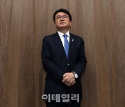 尹축하난 거부에 황운하 "대통령이 먼저 총선 민심 거부해"