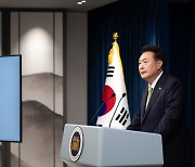 "삼성전자 시총 5배"…박스피 속 '산유국 테마' 급부상